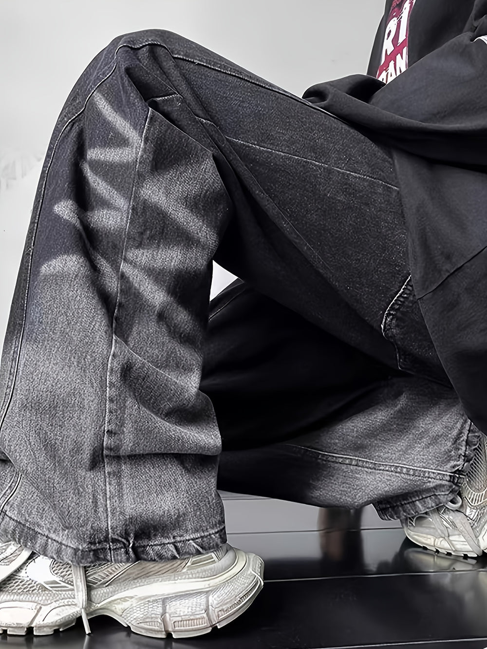 Verwaschene Jeans im Distressed Look - Street Wear United